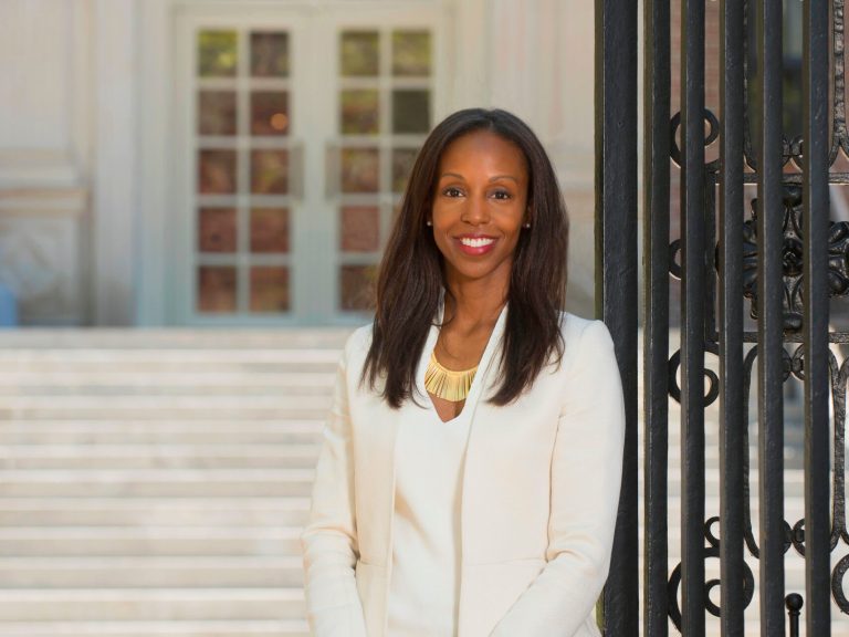 Sarah Elizabeth headshot