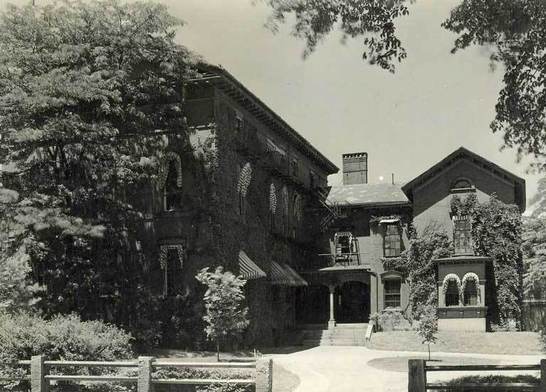 A black and white photo of Harvard campus